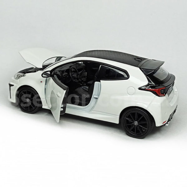 Toyota GR Yaris 2021 Модель 1:24 Белый