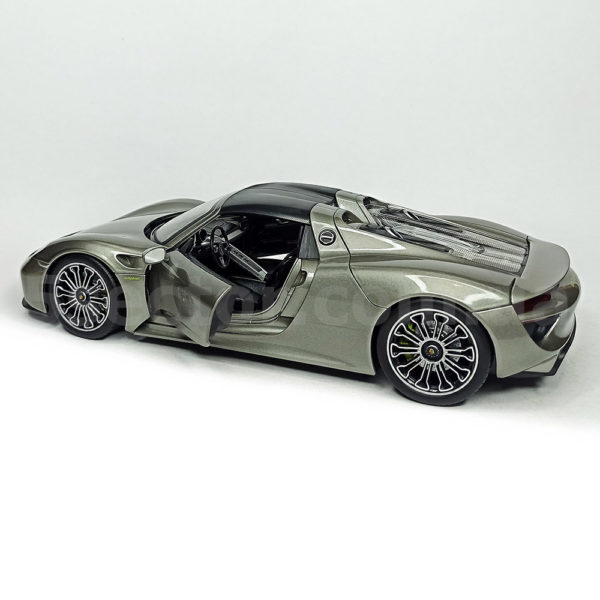 Porsche 918 Spyder Модель 1:18 Серый