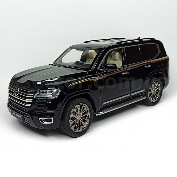 Toyota Land Cruiser 300 GXR Модель 1:18 Черный