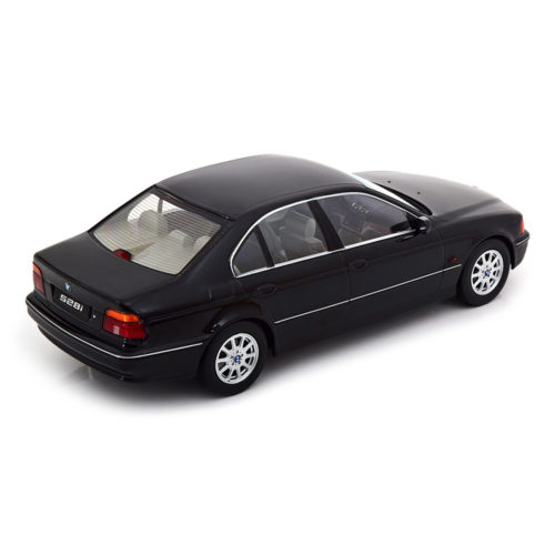 BMW 528i E39 Saloon 1995 Модель 1:18 Черный