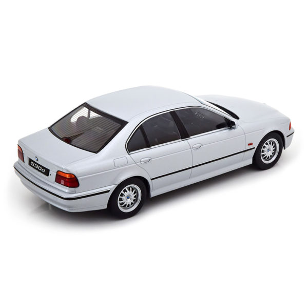 BMW 530d E39 Saloon 1995 Модель 1:18 Серый