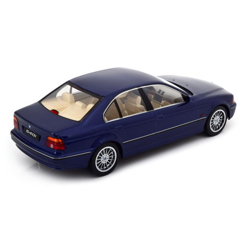 BMW 540i E39 Saloon 1995 Модель 1:18 Синий