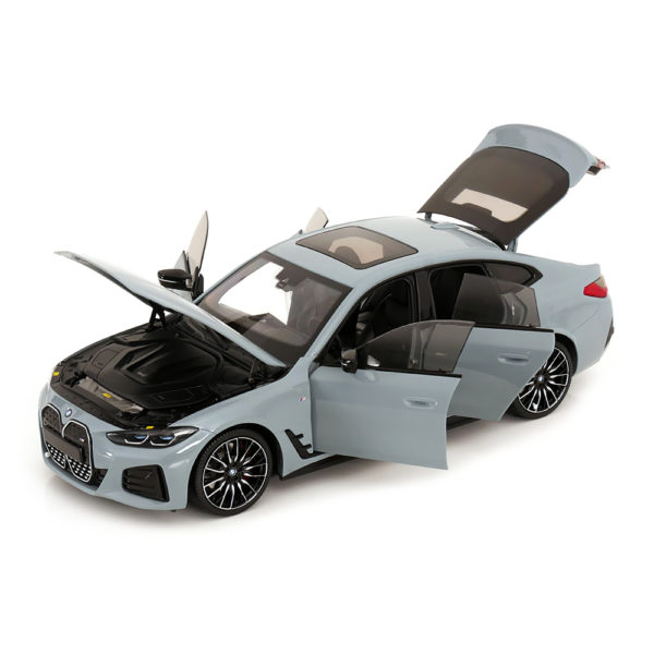 BMW i4 2022 Коллекционная модель 1:18 Серый