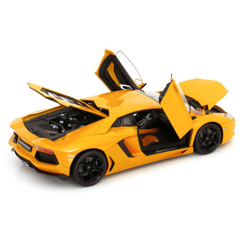 Lamborghini Aventador LP700-4 2011 Модель 1:18 Желтый