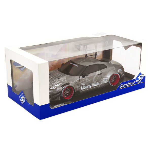 Nissan GT-R R35 with LBWK Body Kit Type 2.0 Модель 1:18